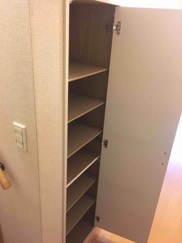 レオネクストファミリア白山の内装|玄関収納