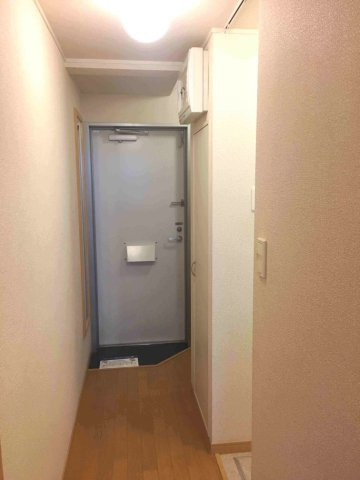 レオネクストファミリア白山の玄関