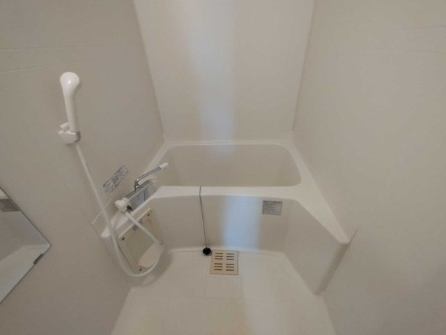 レオパレスファミリアシモサトⅡの浴室