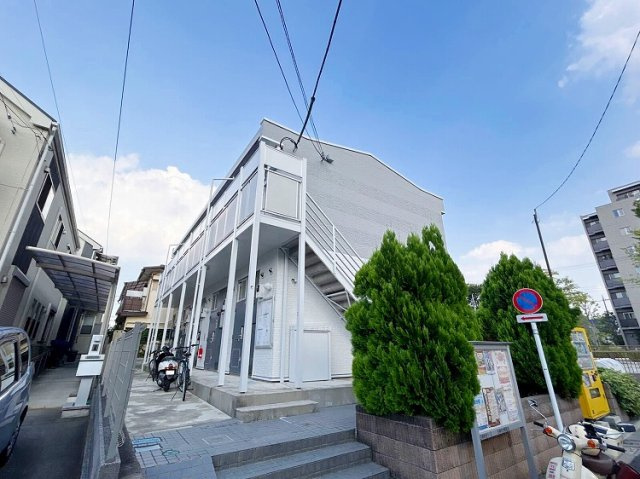 レオパレスオリーブハウスⅢの外観