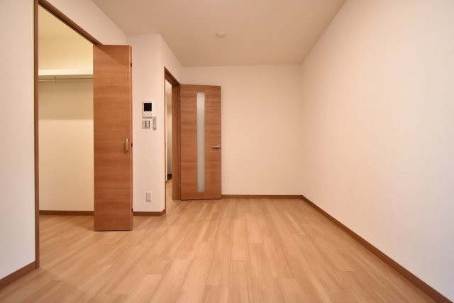 エスポアール甲子園の洋室