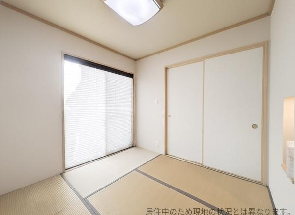 南新町（角子原）中古の和室|和室は収納に便利な押入れ付きですっきりとした空間が広がります。畳のやさしい雰囲気が心地よさを感じさせます。