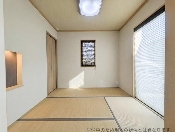 南新町（角子原）中古の和室|落ち着いた雰囲気の和室は窓からの自然光が心地良く差し込みます。クローゼット付きで収納にも便利です。ゆとりある空間が広がります。