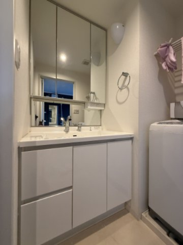 アルファライフ束本の独立洗面台|身支度に使いやすい独立洗面台