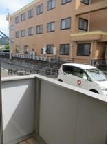 レーブシャンブルのバルコニー|外からの目が気にならないバルコニーで洗濯物が干せます