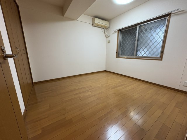 アルファステイツ東福原の洋室