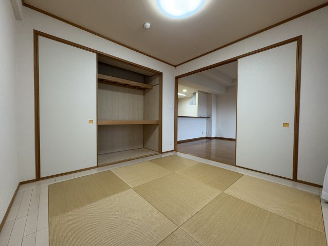 アルファステイツ東福原の和室