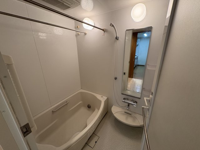 アルファステイツ東福原の浴室