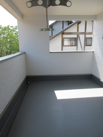 【仲介手数料無料】新築戸建　吉見町東野1-6-14（全２棟）のバルコニー