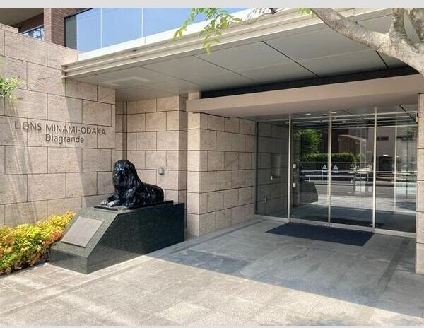 ライオンズ南大高ディアグランデのエントランス