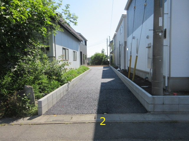 【仲介手数料無料】新築戸建　吉見町東野1-6-14（全２棟）の前面道路含む現地写真
