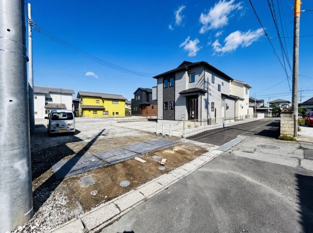 新築　前橋市龍蔵寺町　Blooming　Garden　2号棟の前面道路含む現地写真|現地写真　北側接道幅員約4ｍ