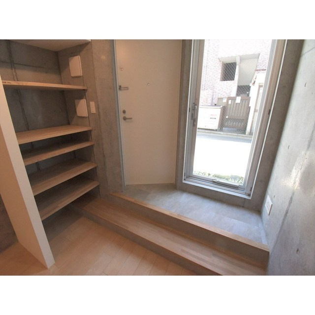 ルクレ目白西坂の玄関