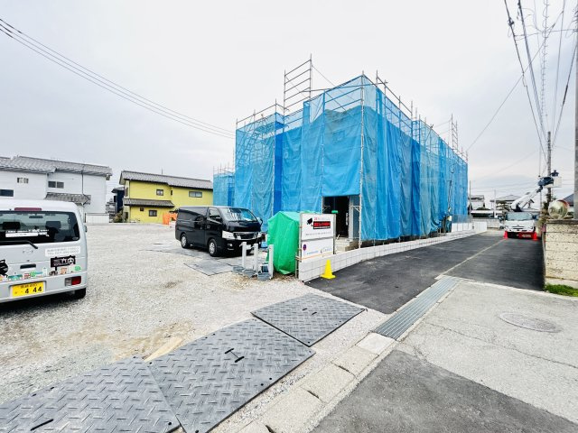 【前面道路含む現地写真】 | 新築　前橋市龍蔵寺町　Blooming　Garden　3号棟 | 現地写真　北側接道幅員約4ｍ