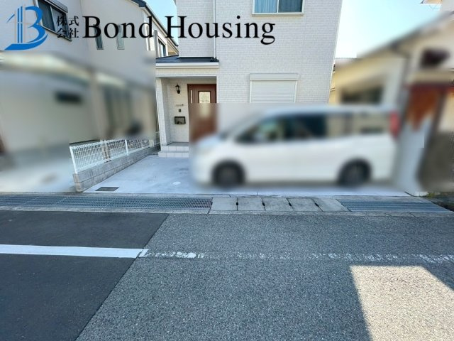 JR西明石駅徒歩11分　注文住宅　西明石北町1丁目　良質戸建の駐車場