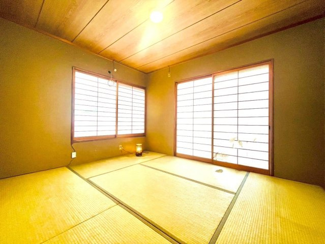 羽曳野市羽曳が丘西六丁目　戸建　車庫ありの和室|きれいな和室です