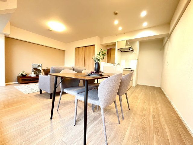 ファミリープラザ朝潮橋B館の居間・リビング