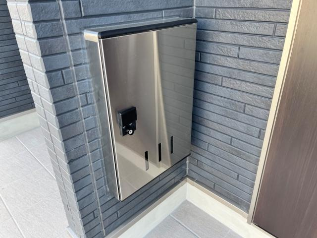 【玄関】 | プレジオ | 宅配ボックス（イメージ）