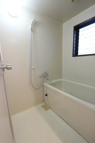 マンション雅の浴室