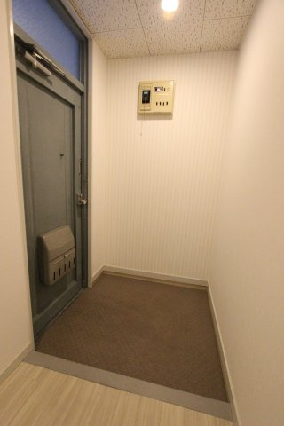 マンション雅の玄関