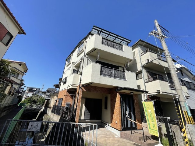 大阪府高槻市宮田町1丁目35-8の外観|外はこのようになっています