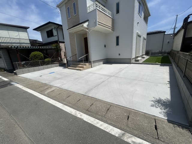 新築　高崎市筑縄町　Heartful　Town　１号棟の駐車場|現地写真　駐車スペースは並列2台分可能です！
