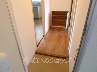 プレジール加藤　Ａ棟の玄関