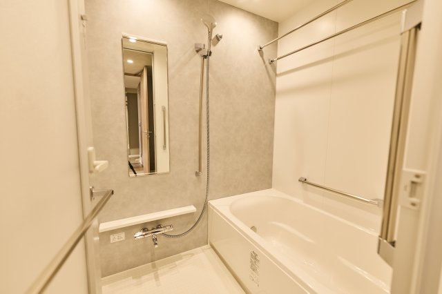 SKY DUO SUN VILLAGE T棟  34階の浴室|1418サイズのバスルームです。