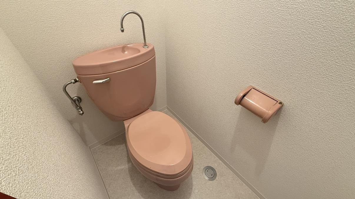 北原ビルのトイレ|落ち着いた色調のトイレです