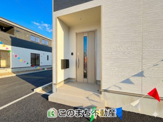【玄関】 | CRADLEGARDEN小山市東間々田第7　4号棟 | スタイリッシュな玄関スペース