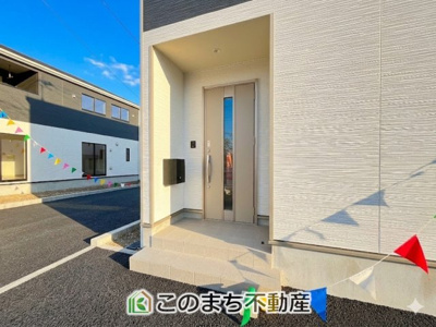 【玄関】 | CRADLEGARDEN小山市東間々田第7　4号棟 | スタイリッシュな玄関スペース