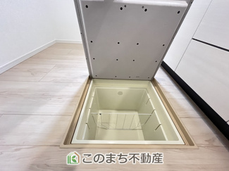 【収納】 | CRADLEGARDEN小山市東間々田第7　4号棟 | 床下収納は意外と容量があり、日常のストックにも大活躍です♪