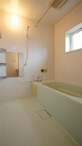 ラフィーネ津志田の浴室