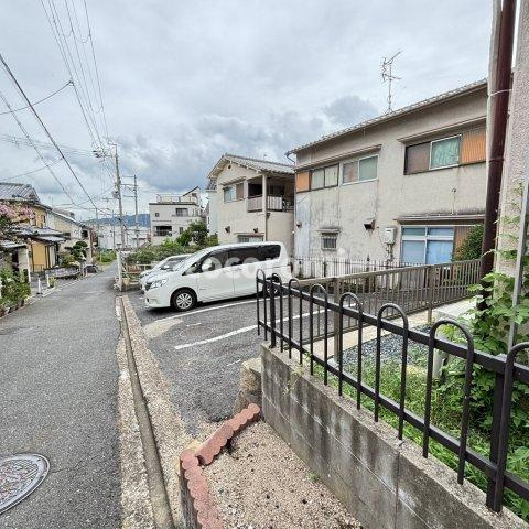茄子作リノベーションハウスの駐車場
