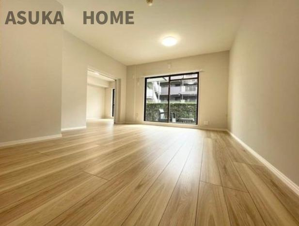 藤和ライブタウン大船３号棟の居間・リビング|１５帖の広々リビングです。