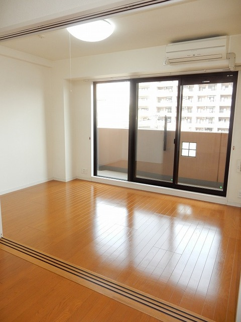 ラポール西大島　イーストの洋室