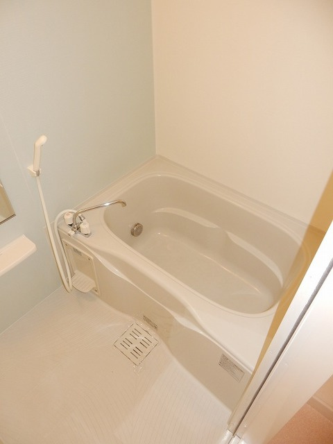 ラポール西大島　イーストの浴室