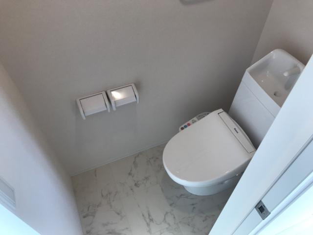 サンテラス宮ノ下のトイレ|シャワー付トイレ