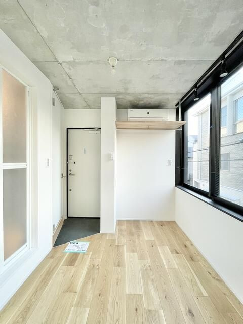 ｔｒｉａｓ６１８の玄関