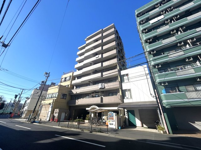 ロイヤルステージ浅草の外観|～ぜひ現地をご確認下さい～
陽当りや通風性など各所に施された工夫で住みやすさを実現。部屋の大きさや周辺環境・街並など、資料には掲載していない情報が現地にはたくさんございます。是非ご確認下さい。