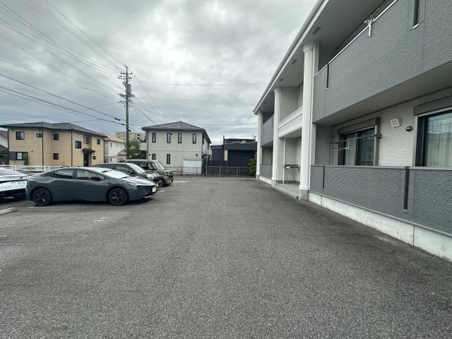 クレール　Aの駐車場
