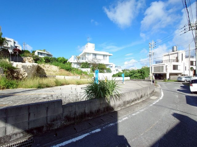 【売地】那覇市首里崎山町の前面道路含む現地写真