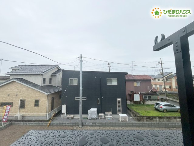 鴻巣市鴻巣　第1　新築一戸建て　クレイドルガーデン　02の展望|バルコニーからの見晴らしが良い開放的なロケーションです！周辺は落ち着いた住宅街が広がっており、穏やかな空気が流れていますよ。前面を遮る大きな建物がないため、日当たりや通風も良好な環境です♪