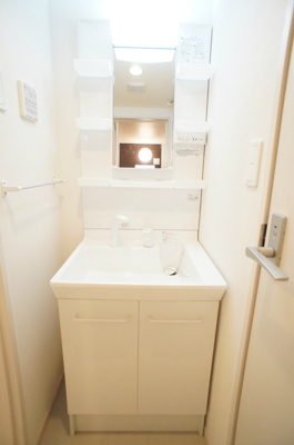 【洗面所】 | リブリ・ラポルト 二俣川