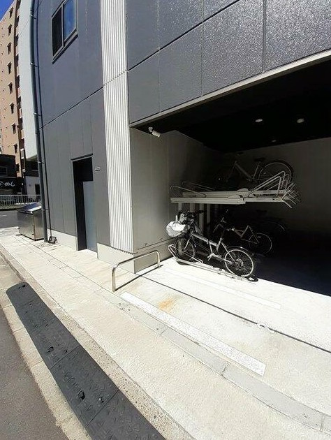 フェリズ　プレンシードの駐車場