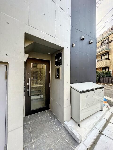 ＡＬＢＡ志茂のエントランス