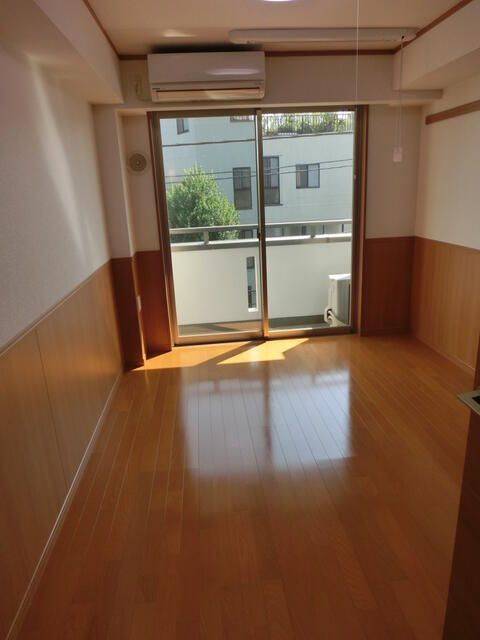 アーバ・ハイツ春日町の寝室