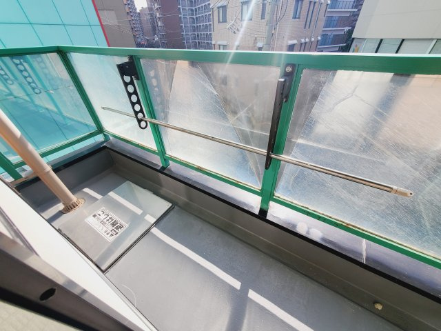 エルロン21（ELERON21）のバルコニー