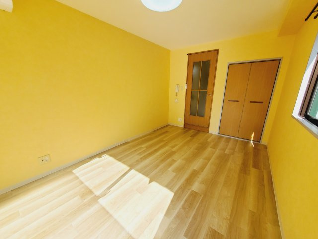 エルロン21（ELERON21）の居間・リビング