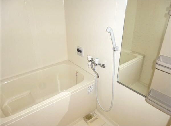 レージュ中根の浴室